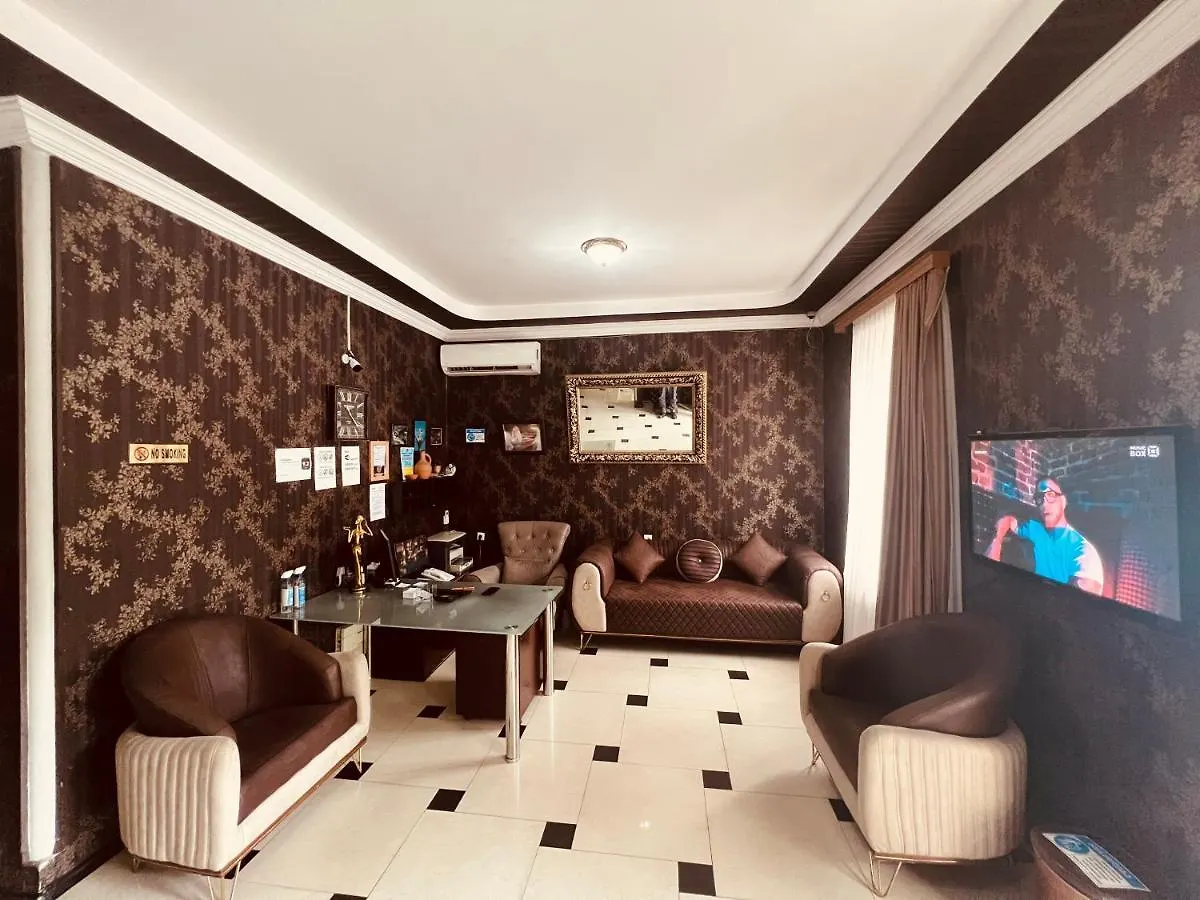 Hotel Richi G A ティビリシ