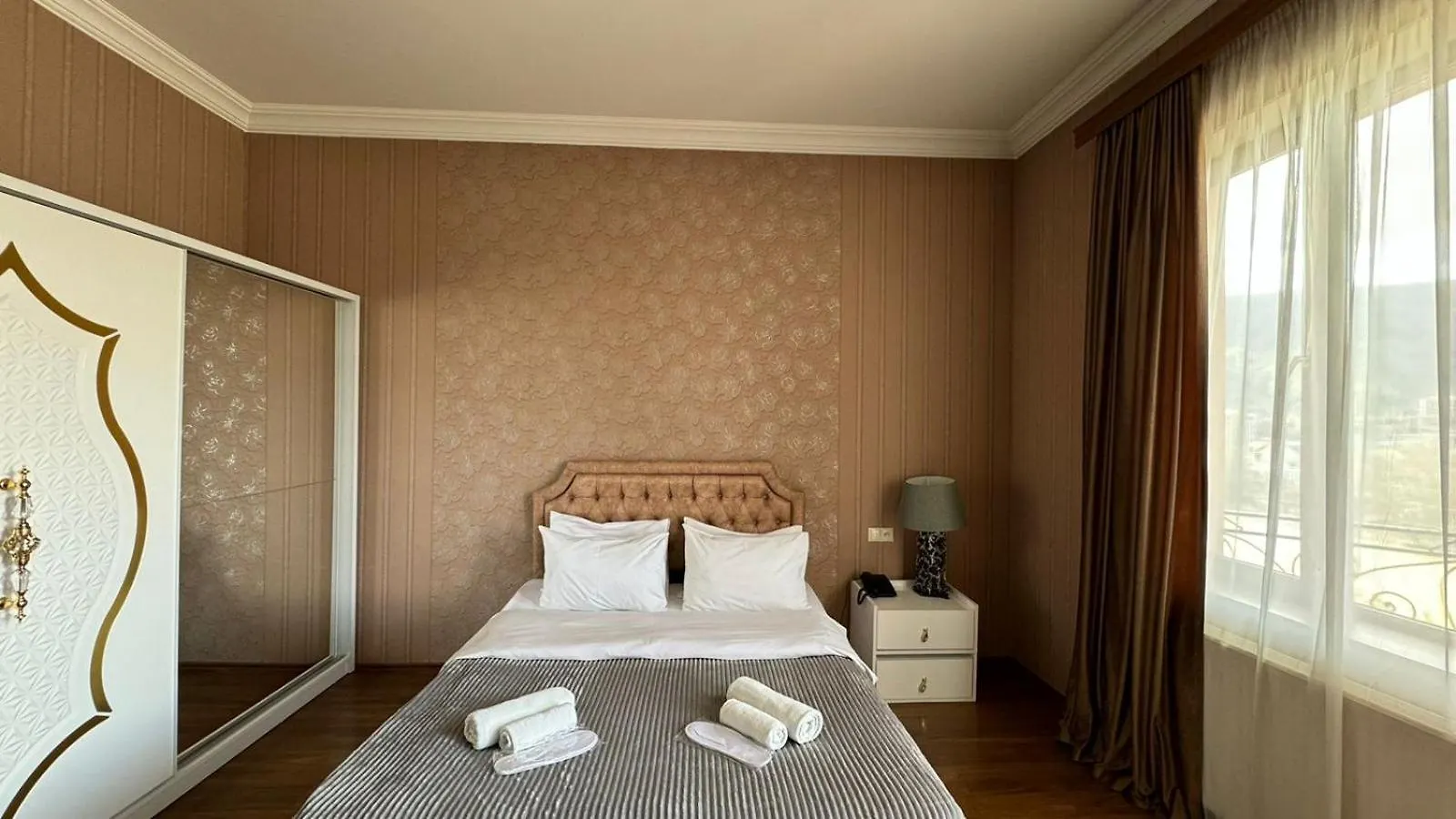 Hotel Richi G A ティビリシ