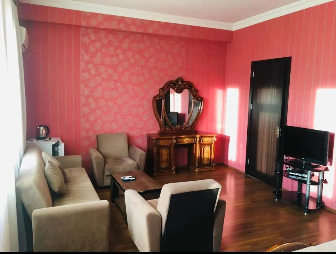 Hotel Richi G A ティビリシ 4*,